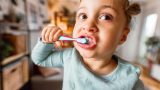 Pulizia dei denti dei bambini: consigli utili da una dentista