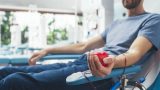 Donare sangue più spesso migliora la salute: scopri i benefici sorprendenti