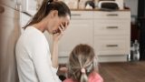 Depressione materna e abbuffate nei figli: uno studio rivela il legame