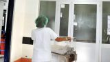 Papà aggredisce infermiera in ospedale per visita urgente del figlio