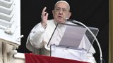 Papa francesco denuncia le potenze malvagie in un’omelia al policlinico gemelli