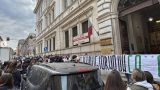 Docente bullizza studenti al liceo Da Vinci, proteste in corso