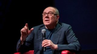 Carlo Verdone invita a ridere nei momenti difficili