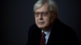 Vittorio Sgarbi malato: la foto emozionante della compagna e il messaggio profondo