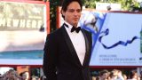 Gabriel garko risponde agli insulti sui social con una replica da applausi